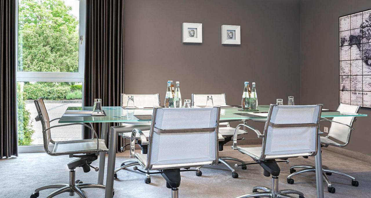 Victor'S Residenz-Hotel Schloss Berg เนนนิก ภายนอก รูปภาพ Meeting room