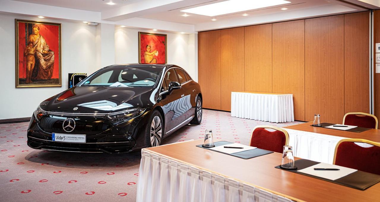 Victor'S Residenz-Hotel Schloss Berg เนนนิก ภายนอก รูปภาพ A Mercedes-Benz S-Class in the VIP Lounge at the airport