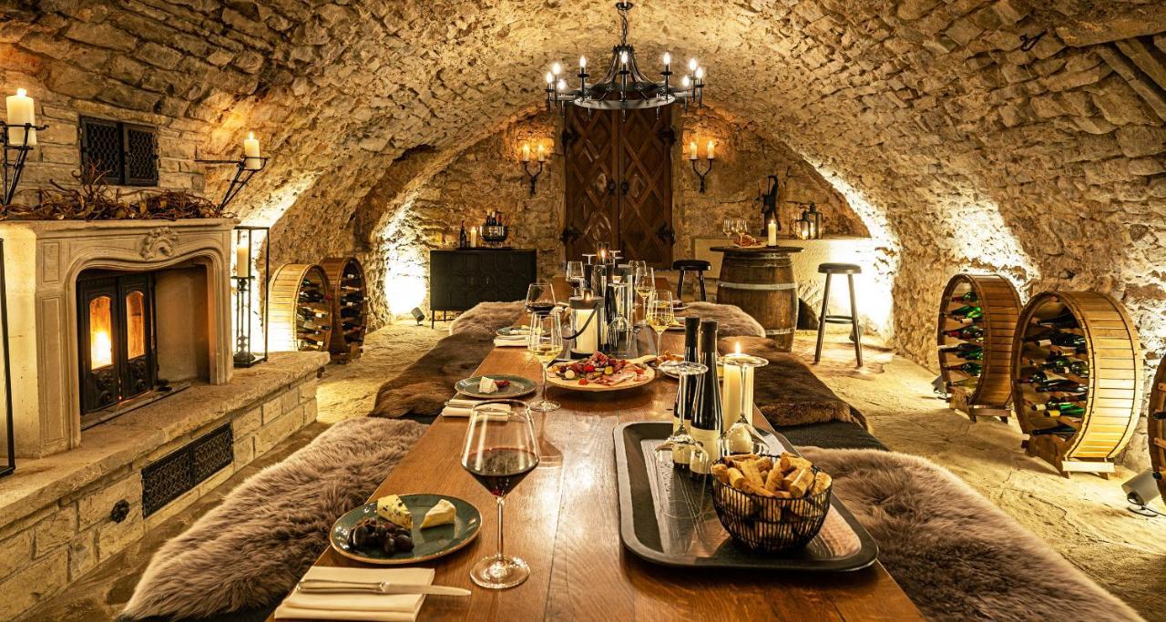 Victor'S Residenz-Hotel Schloss Berg เนนนิก ภายนอก รูปภาพ Wine tasting at Château de Chaumont