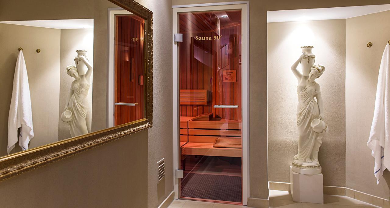 Victor'S Residenz-Hotel Schloss Berg เนนนิก ห้อง รูปภาพ Sauna